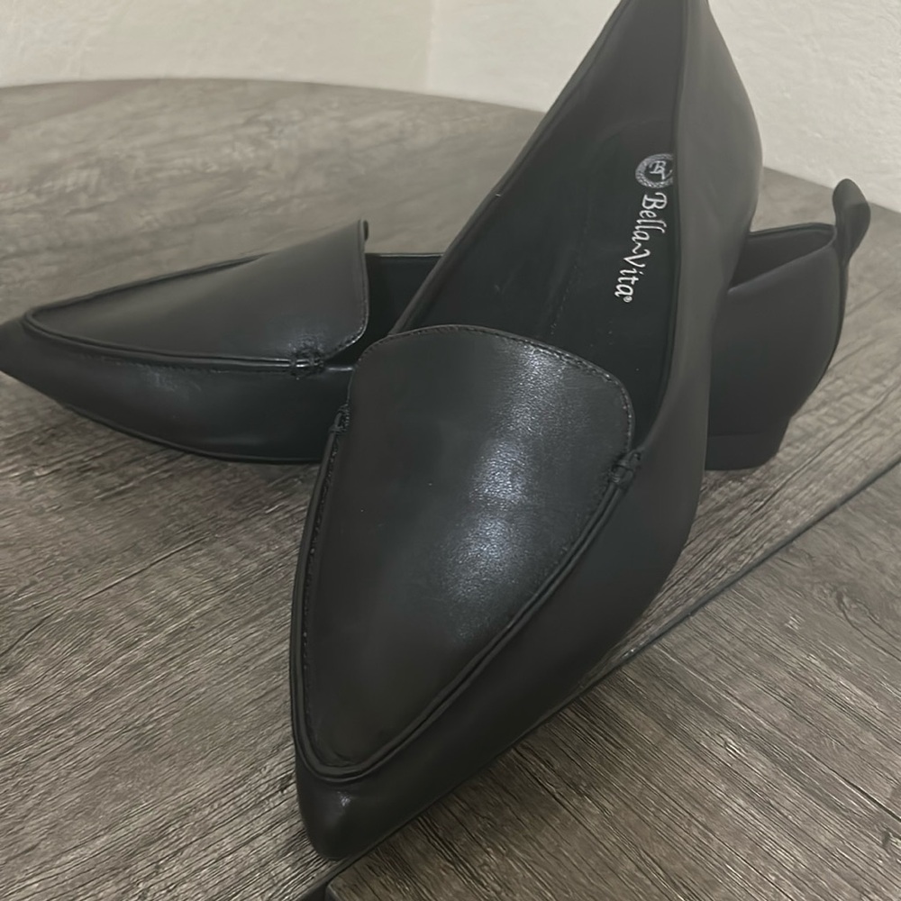 Bellavita size 9 black
Flats